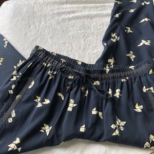 Drawstring Pant with geometric pattern